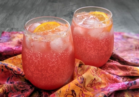 sparkling-orange-pom-spritzer