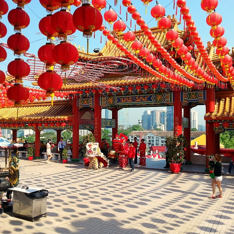 Temple lion dance, Kuala Lumpur